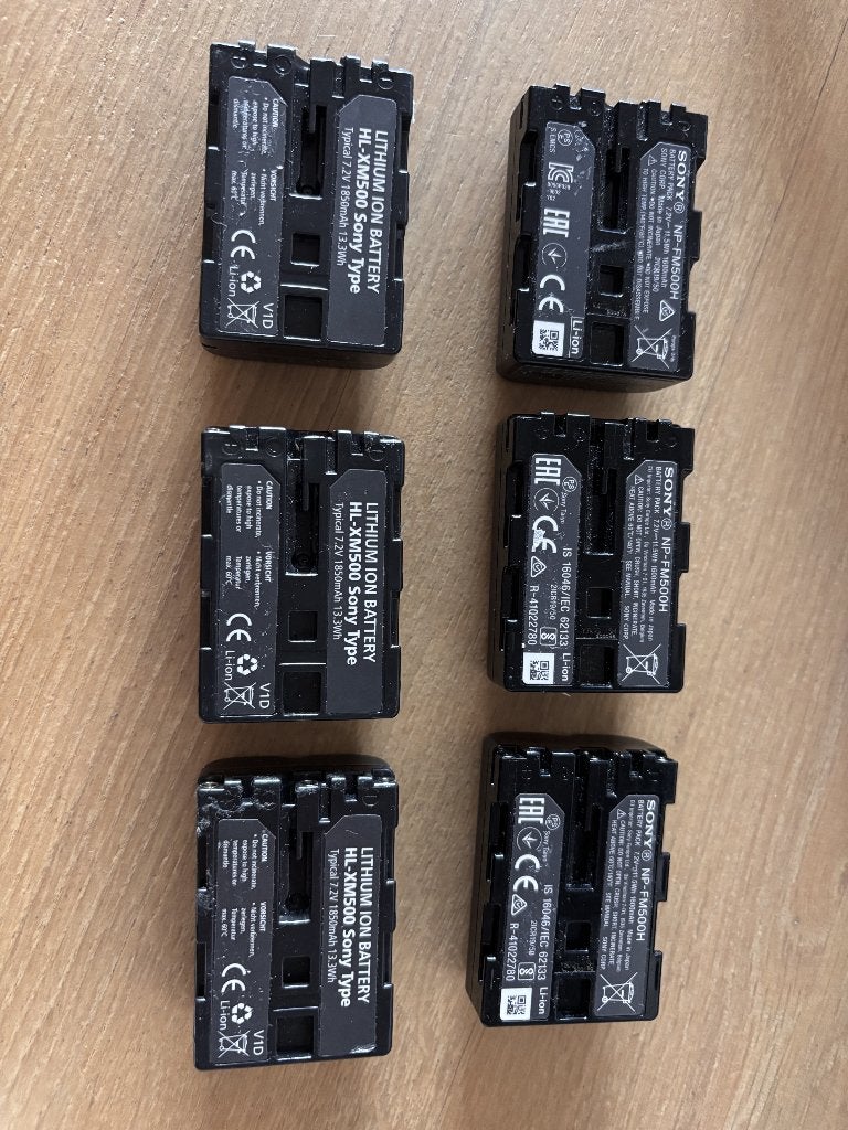 Sony batterijen (3 stuks) en Sony-type batterijen (3 stuks), Ophalen of Verzenden, Gebruikt, Oplaadbaar