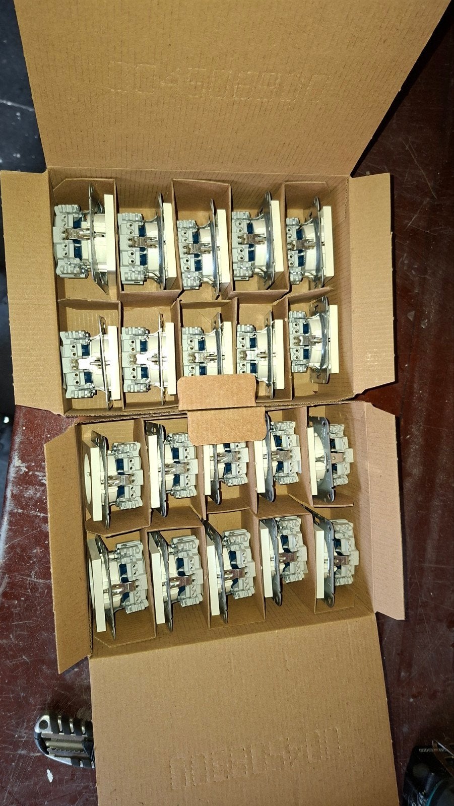 Kopp Stopcontact enkel randaarde - 16A, 250 VAC, Helder Wit, Ophalen, Nieuw, Overige merken, Stopcontact