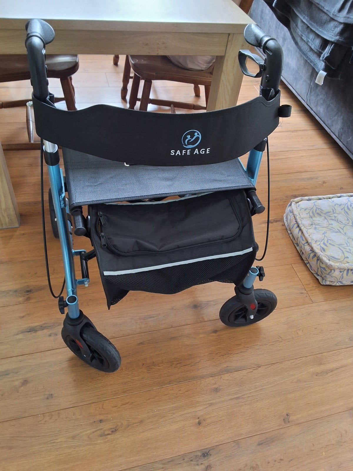 Zgan rollator, Ophalen
