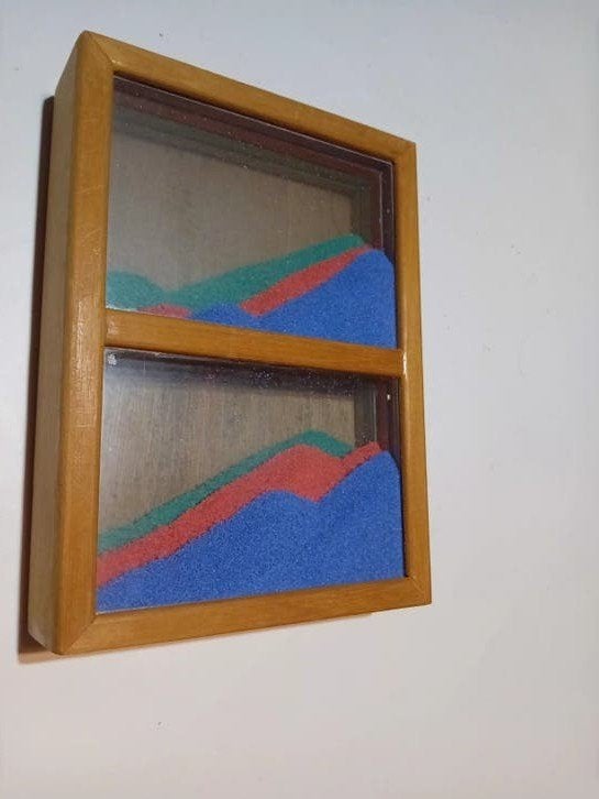 Zandkunstwerk in houten lijst - Rustgevende decoratie, Ophalen of Verzenden, Gebruikt