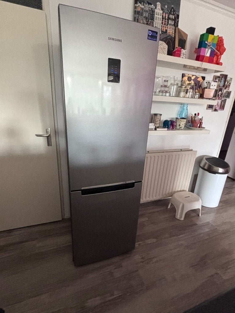 Samsung RB31FERNDSA Koel-vriescombinatie – €200 OBO, Ophalen, Gebruikt, 200 liter of meer, Met aparte vriezer