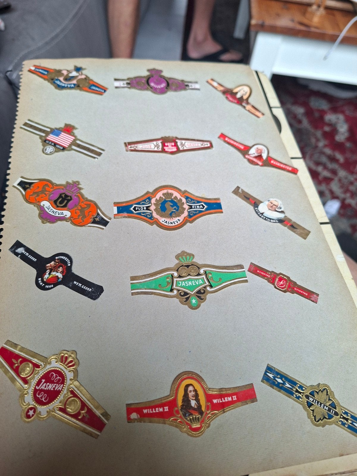 Vintage sigarenbandjes verzameling in album, Ophalen, Gebruikt