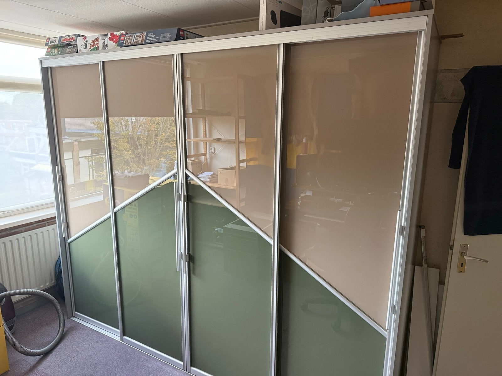 Kledingkast met glazen schuifdeuren - 270x222x67 cm, Huis en Inrichting, Ophalen, Gebruikt, 200 cm of meer, Glas