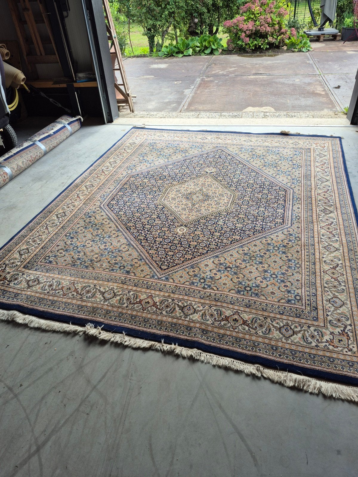 Te koop 2 vloerkleden, Ophalen, Gebruikt, 200 cm of meer, 200 cm of meer