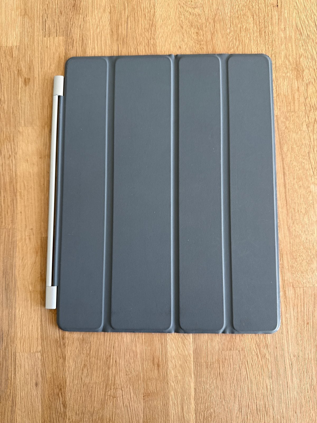 Grijze Smart Cover voor iPad - Zo goed als nieuw, Computers en Software, Ophalen of Verzenden, Zo goed als nieuw, 11 inch, Bescherming voor- en achterkant