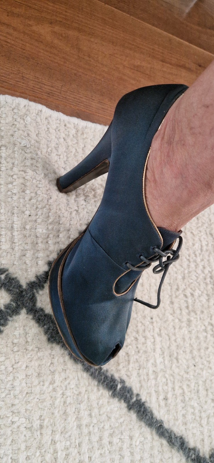 fendi pumps vintage maat 41, Kleding | Dames, Schoenen, Fendi, Dansschoenen, Ophalen of Verzenden, Gedragen