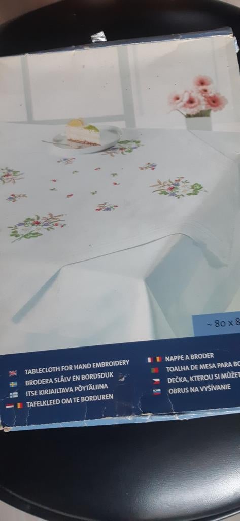Voorbedrukt tafellaken om te borduren compleet met garen, Ophalen of Verzenden, Nieuw, Borduurpakket
