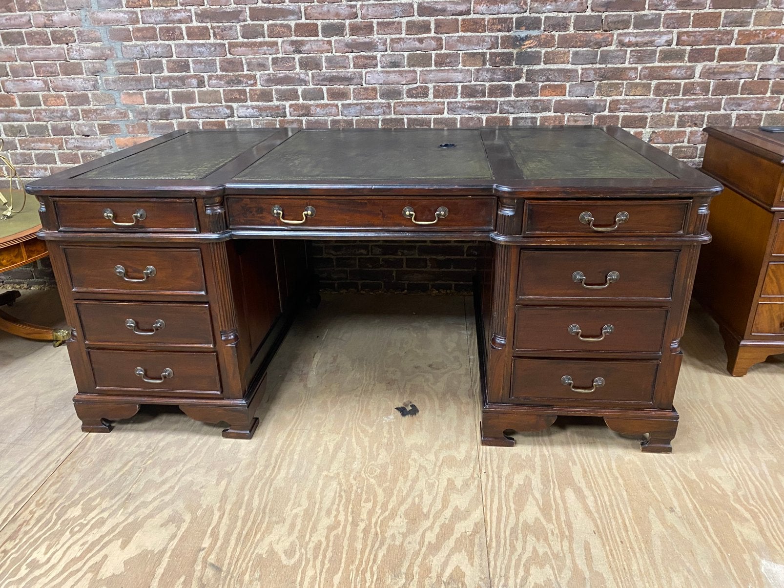 Klassiek Engels Bureau ( Partnerdesk ) !!!, Ophalen