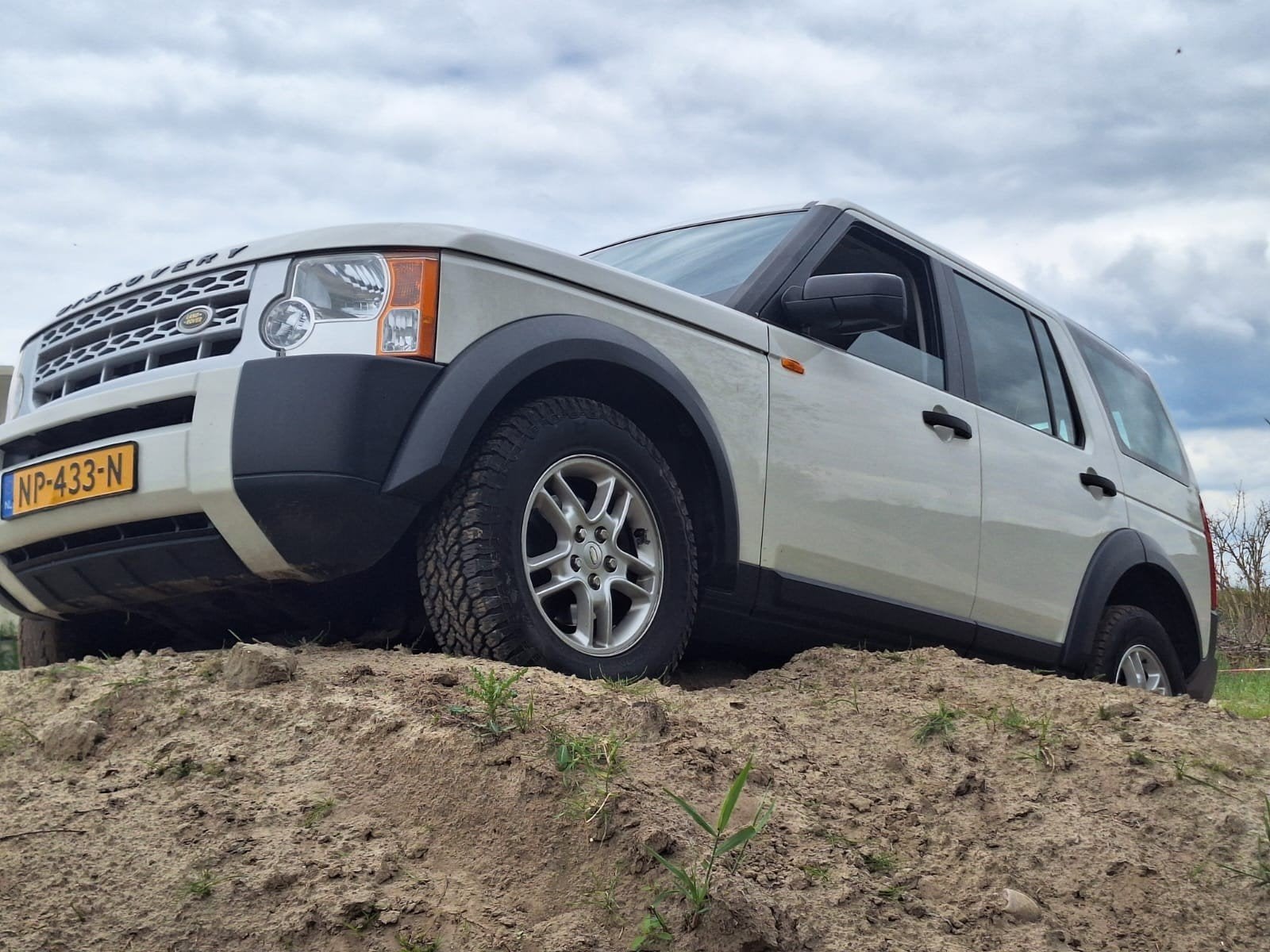 Land Rover 2009 Wit, Auto's, Land Rover, 2404 kg, 190 pk, Wit, 14 km/l