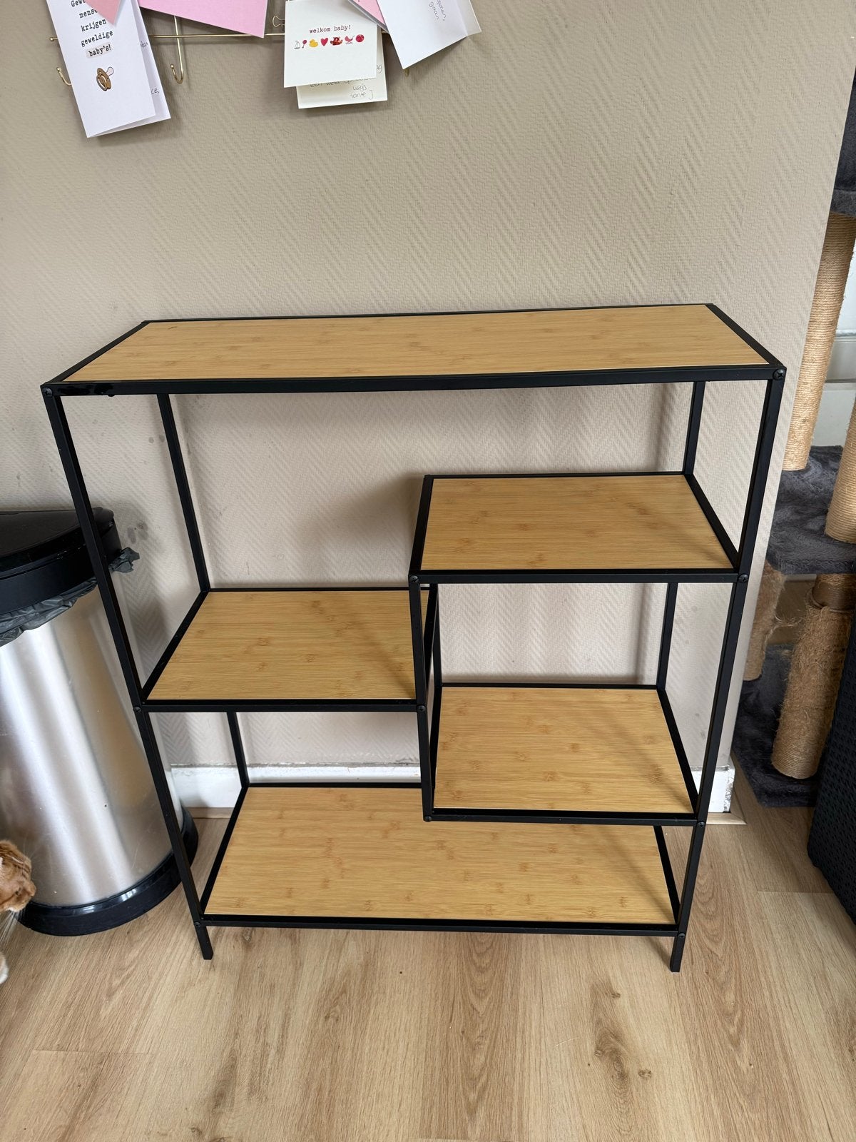 Open kastje met bamboe planken en zwart metalen frame, Ophalen, Zo goed als nieuw