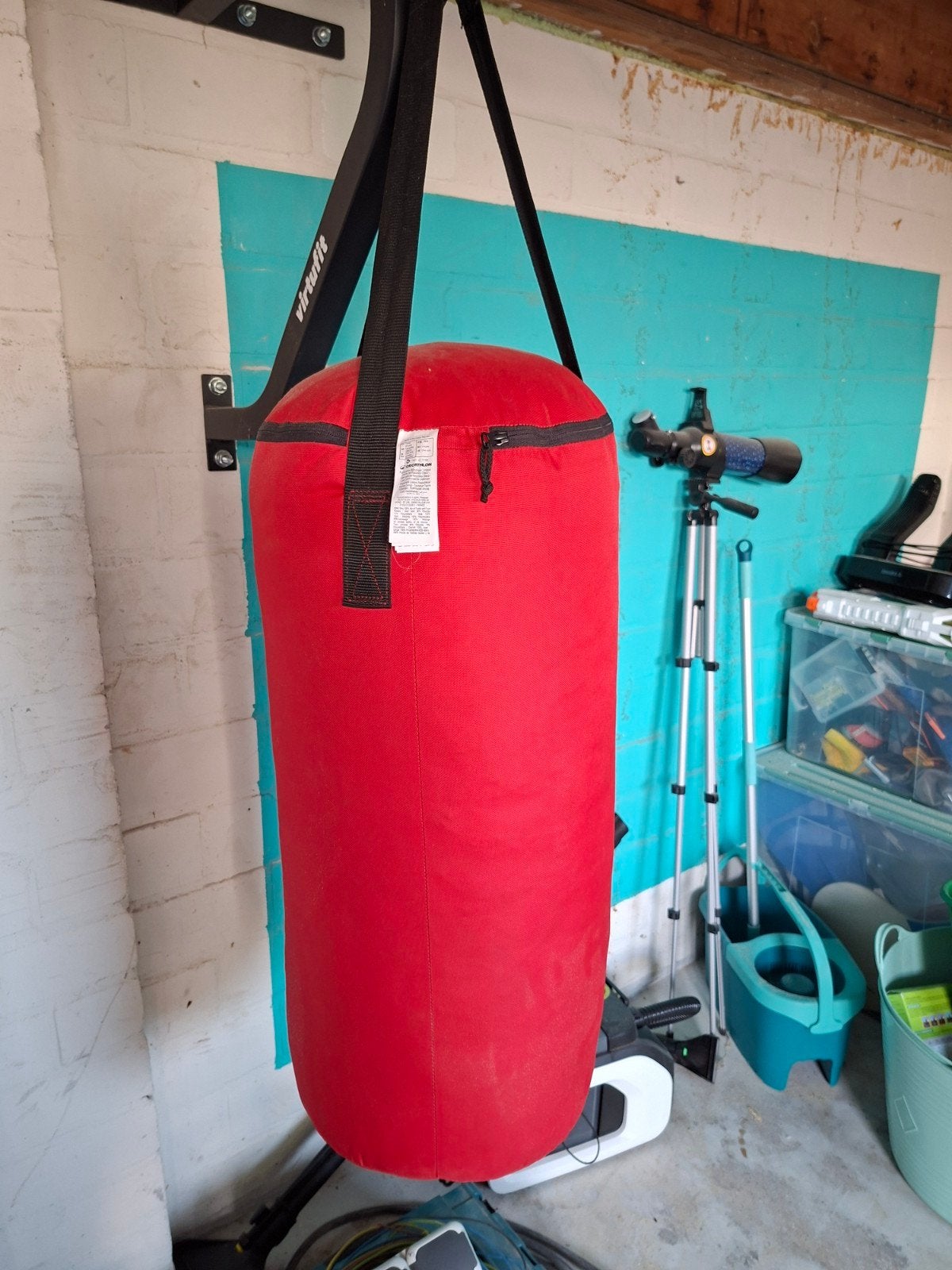 Bokszak met ophangsysteem en bokshandschoenen, Sport en Fitness, Ophalen, Zo goed als nieuw, Bokszak