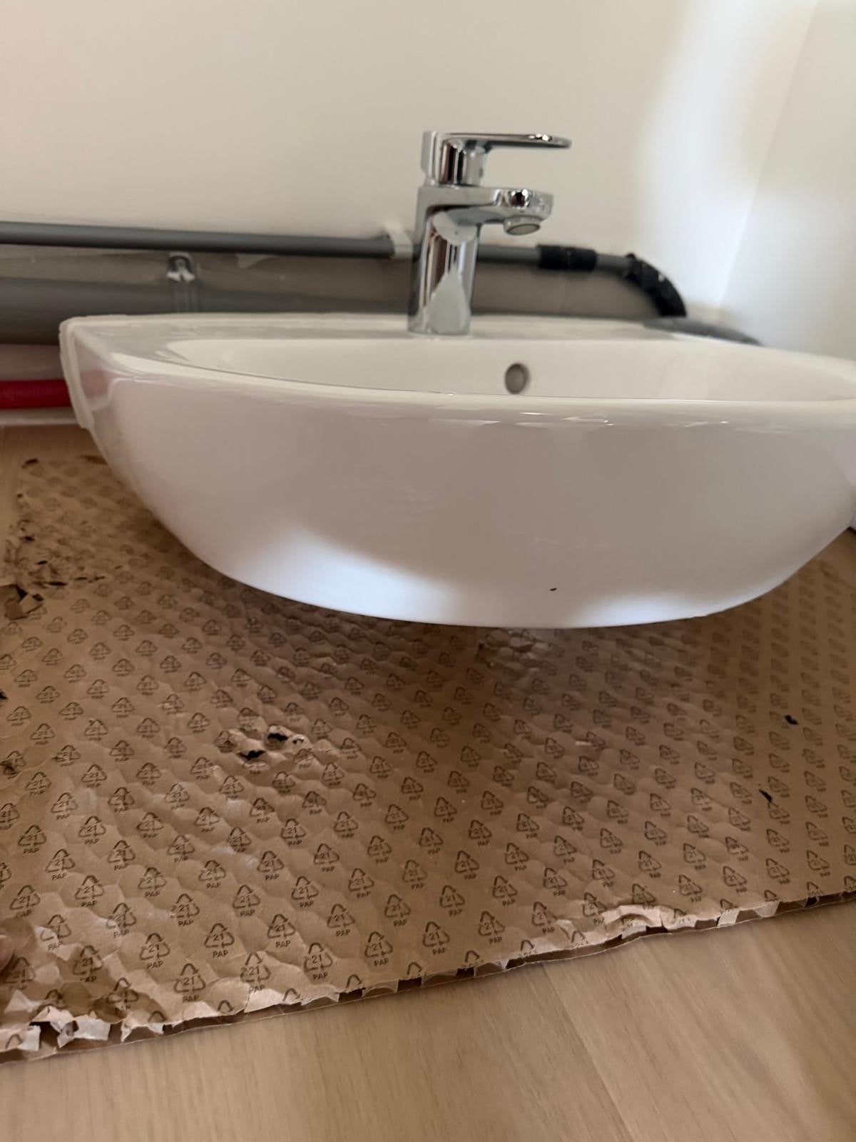 Geberit RENOVA fontein 50x40cm met Hansgrohe kraan, Ophalen, Nieuw, Chroom, Wastafel