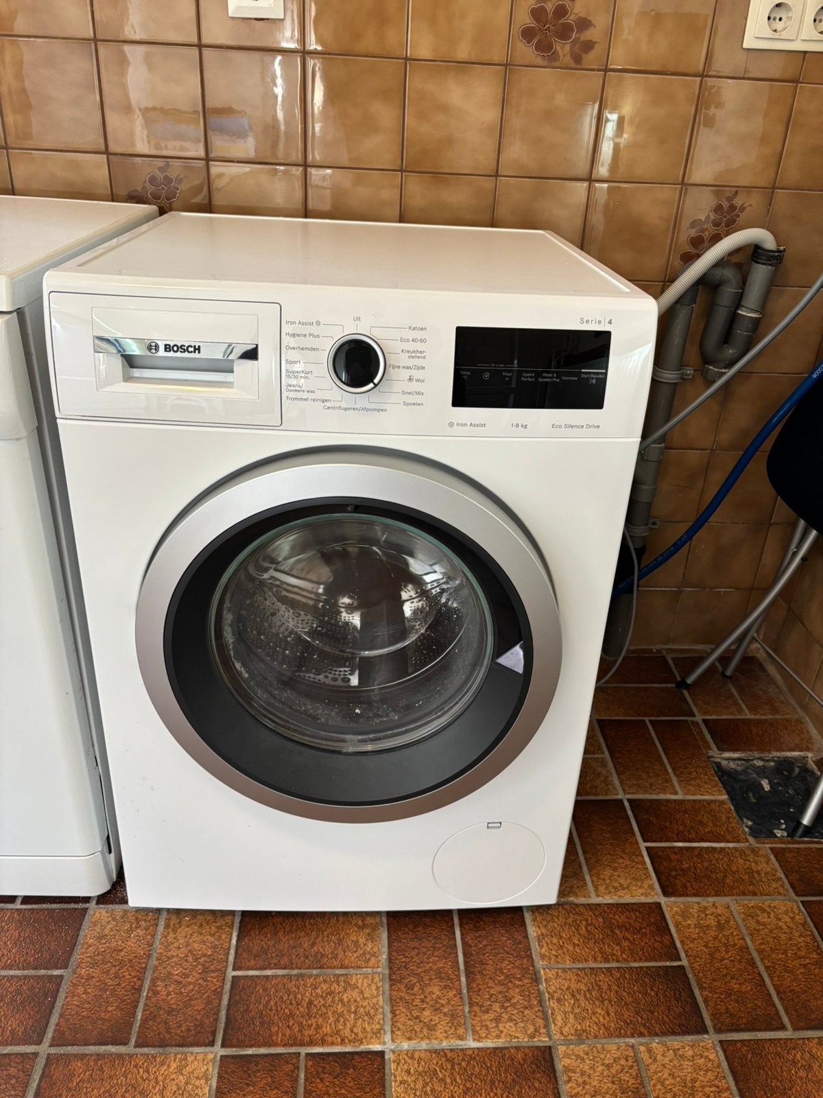 Bosch wasmachine, twee jaar gebruikt, Ophalen, Minder dan 85 cm, Zo goed als nieuw, Voorlader