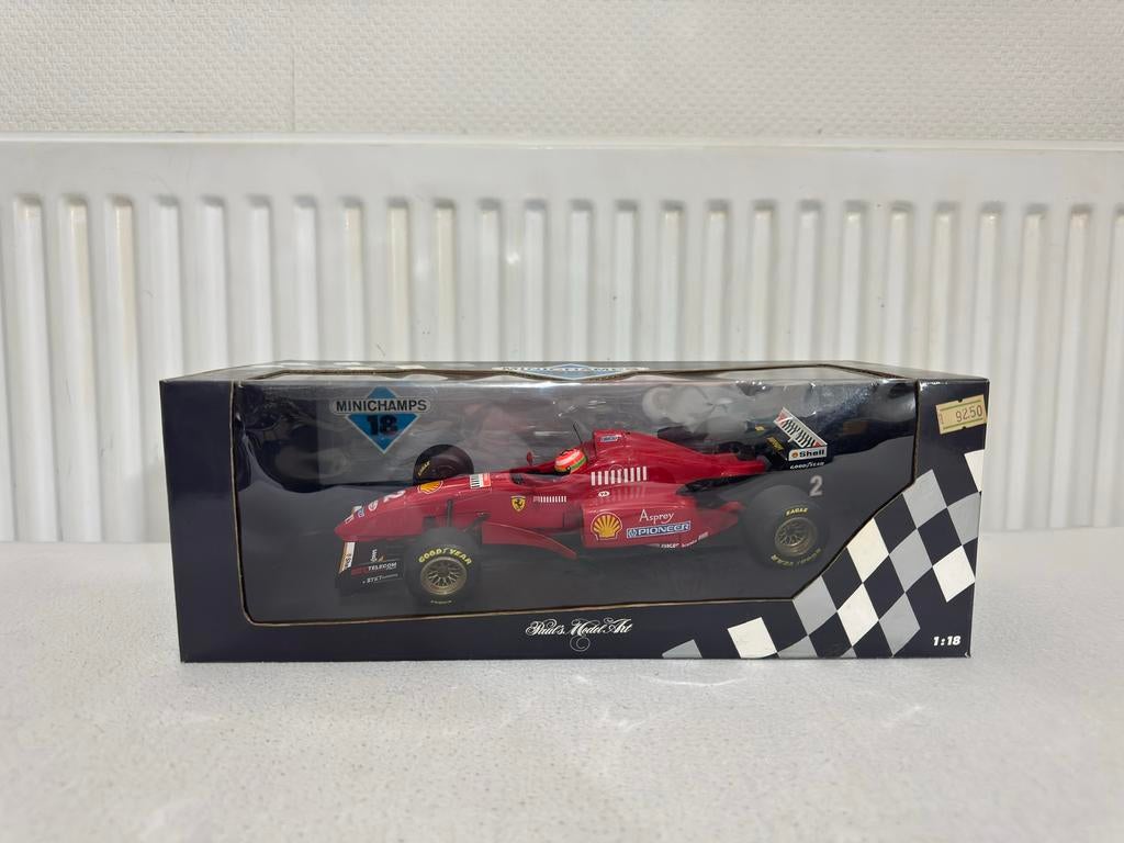 1:18 F1 Ferrari F310 1996 Minichamps, Hobby en Vrije tijd, Modelauto's | 1:18, Ophalen of Verzenden, Zo goed als nieuw, MiniChamps