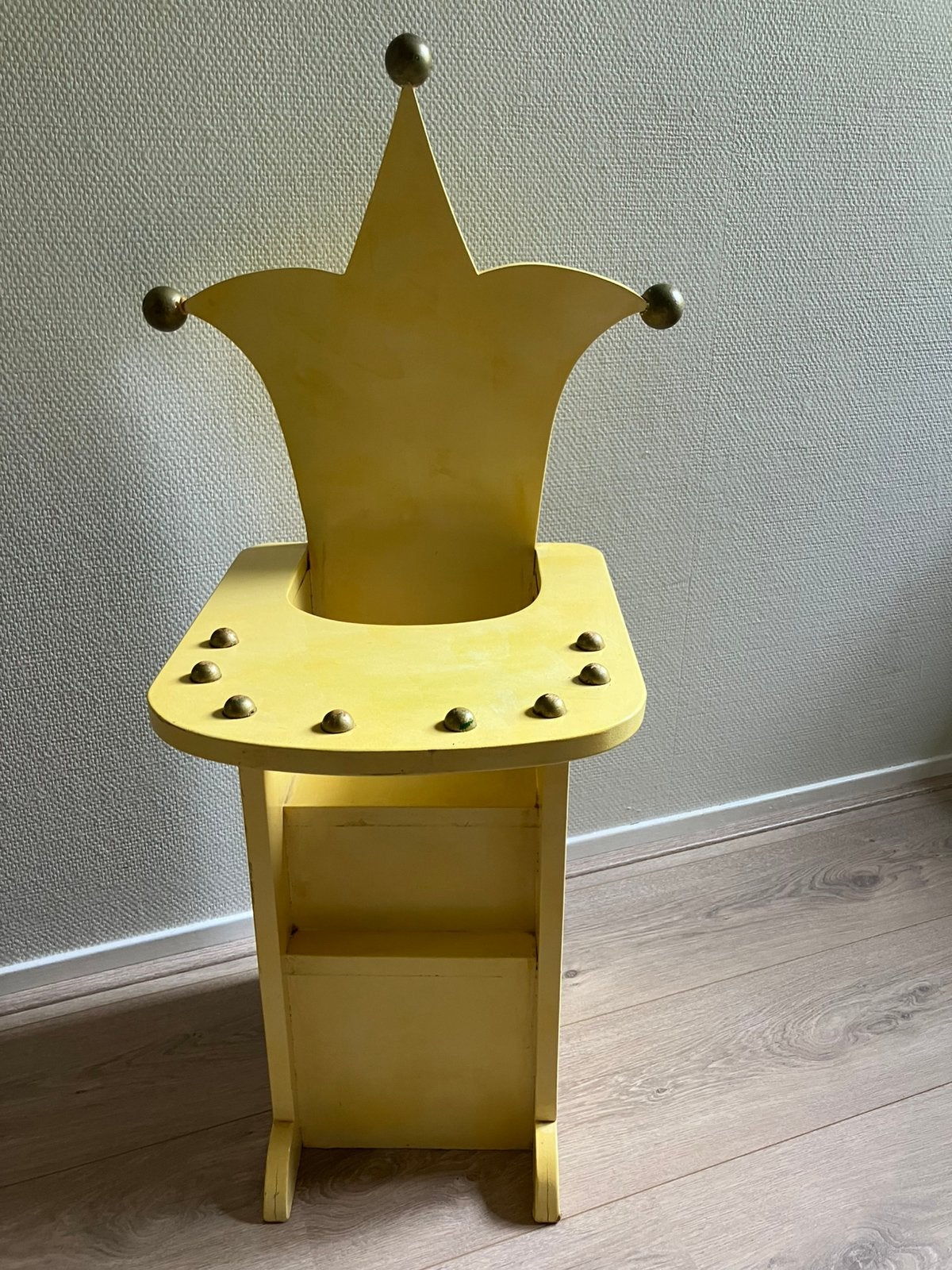 Poppenstoel poppenkroon, Ophalen of Verzenden, Zo goed als nieuw, Poppenhuis