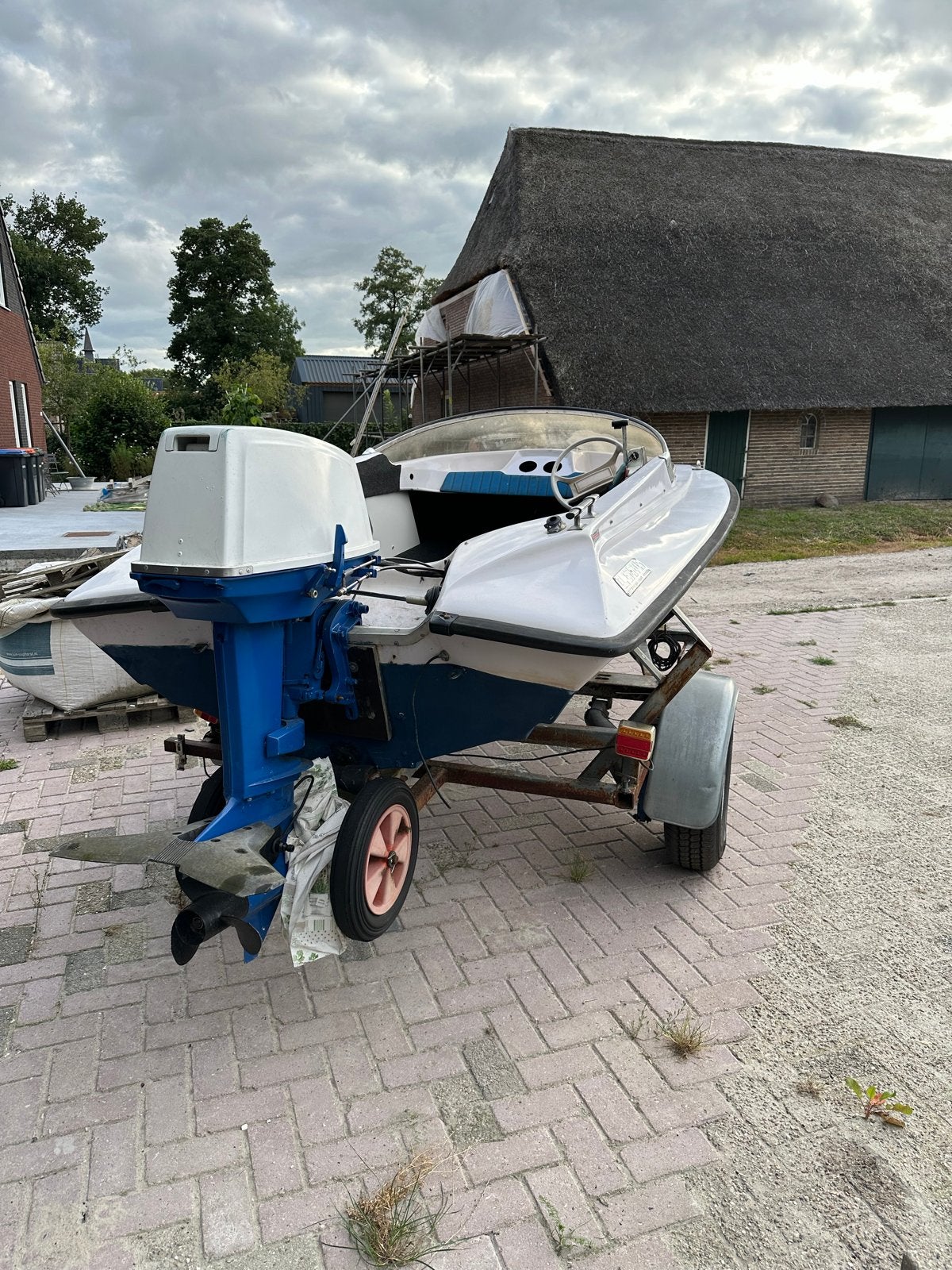 Motorboot 40pk met trailer, Watersport en Boten, Speedboten, Ophalen, Gebruikt, Minder dan 70 pk, Buitenboordmotor