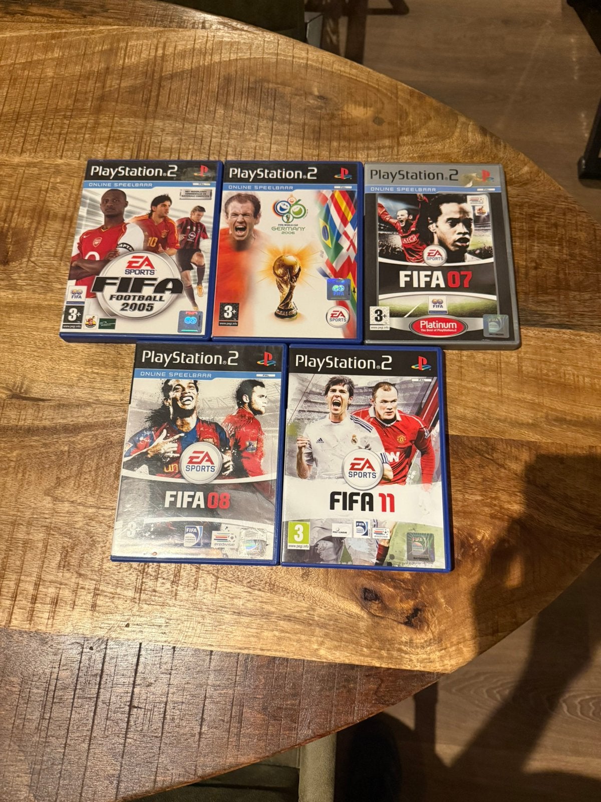 5 fifa spellen voor de PlayStation 2, Ophalen of Verzenden, Zo goed als nieuw, Sport, 3 spelers of meer