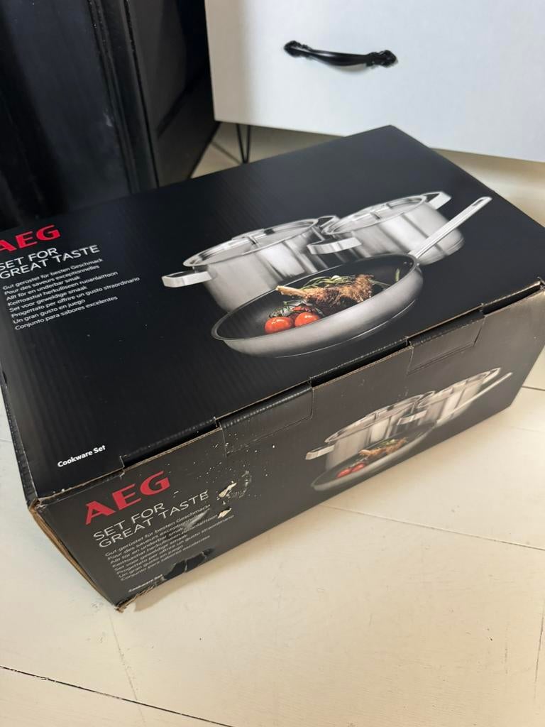 AEG Pannenset, Huis en Inrichting, Keuken | Potten en Pannen, Nieuw, Pannenset, Rvs, Inductieplaat, Keramische plaat, Ophalen of Verzenden