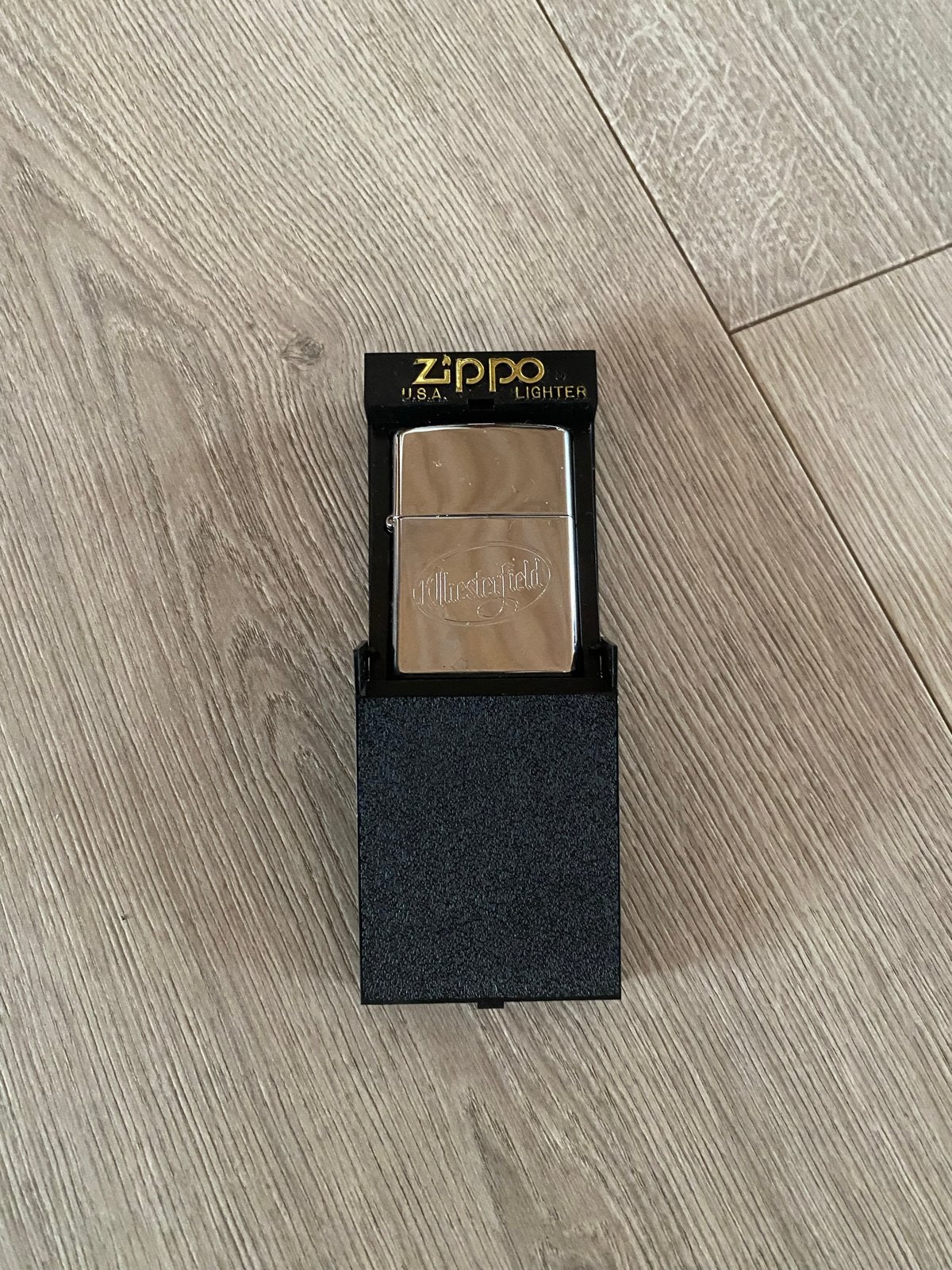 Zippo Chesterfield aansteker nieuw in verpakking, Verzamelen, Ophalen of Verzenden, Nieuw, Aansteker