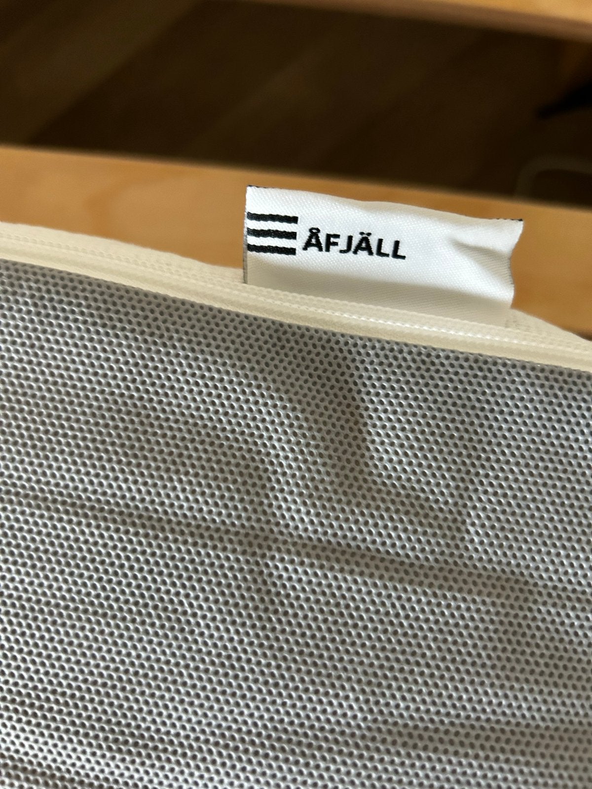 IKEA NEIDEN bedframe met LURÖY lattenbodem en matras, Ophalen, Beige, 140 cm, 200 cm