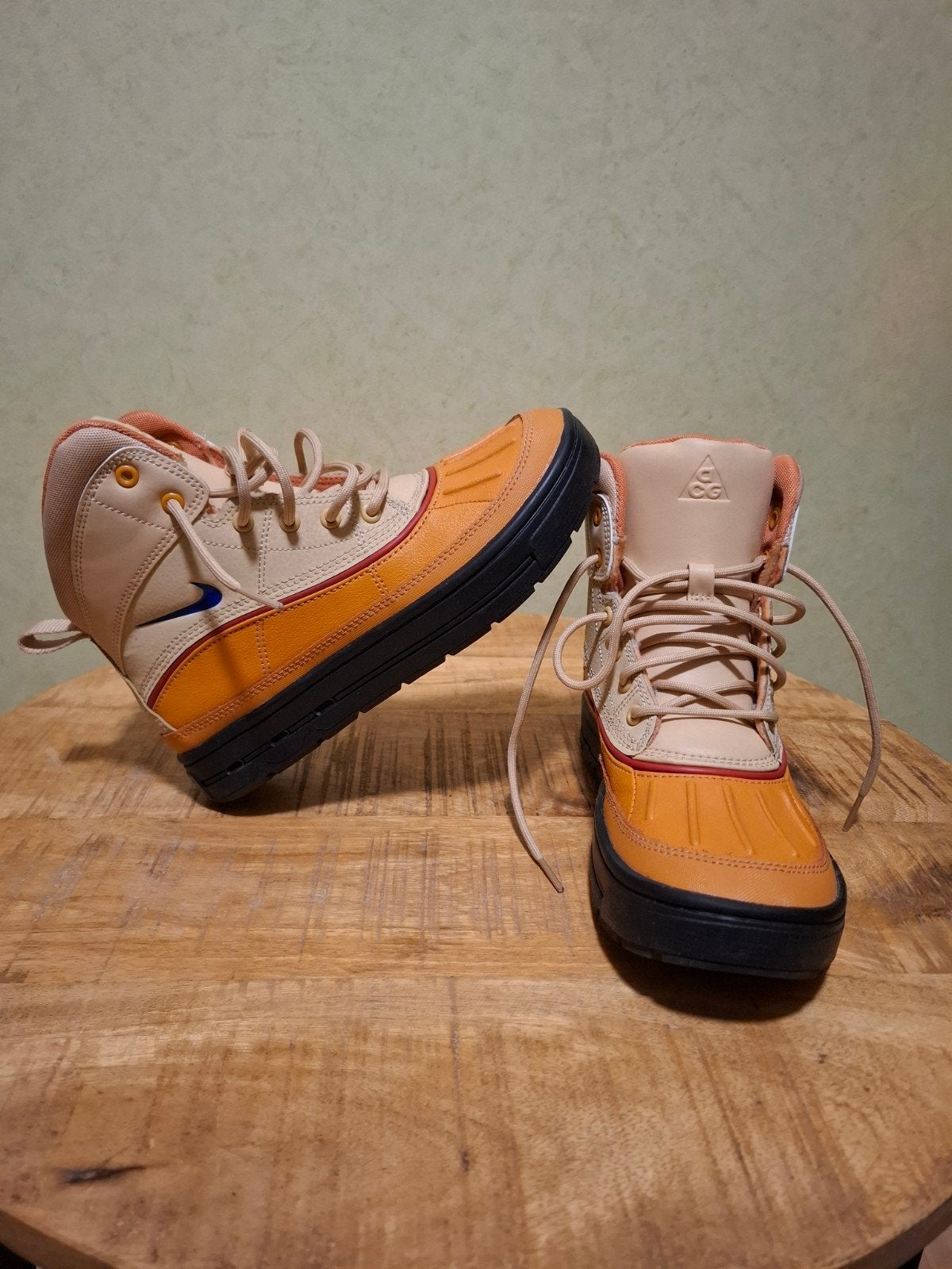 Nike Woodside 2 High ACG Boots -Sesame/Hot Curry (Maat 35.5), Blauw, Nike, Ophalen of Verzenden, Sneakers of Gympen