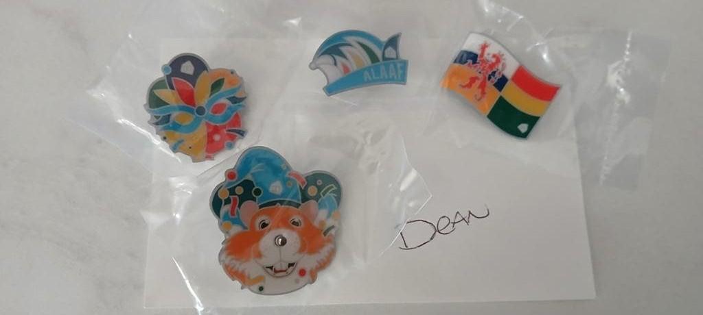 AH hamster masker steek vlag pin badge carnaval heerschap, Verzamelen, Speldjes, Pins en Buttons, Nieuw, Speldje of Pin, Overige onderwerpen