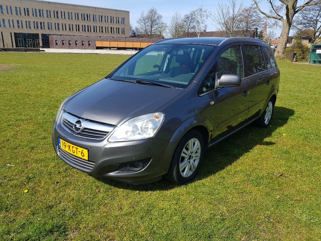 Opel Zafira 2.2 Cosmo,2009 .7 persoons, NAP, nieuwe v.bak, Voorwielaandrijving, 4 cilinders, Origineel Nederlands, Dealer onderhouden