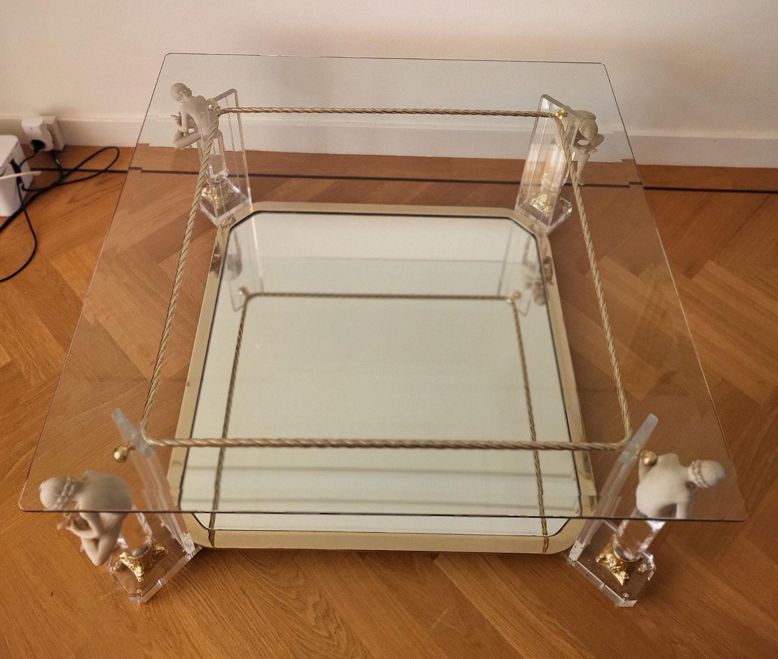 Prachtige en unieke salontafel met glazen blad, Huis en Inrichting, Tafels | Salontafels, 50 tot 100 cm, Hollywood regency style