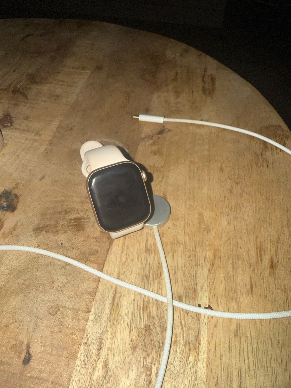 Foto 3 van Apple Watch Series 11 GPS 42mm Roségoud