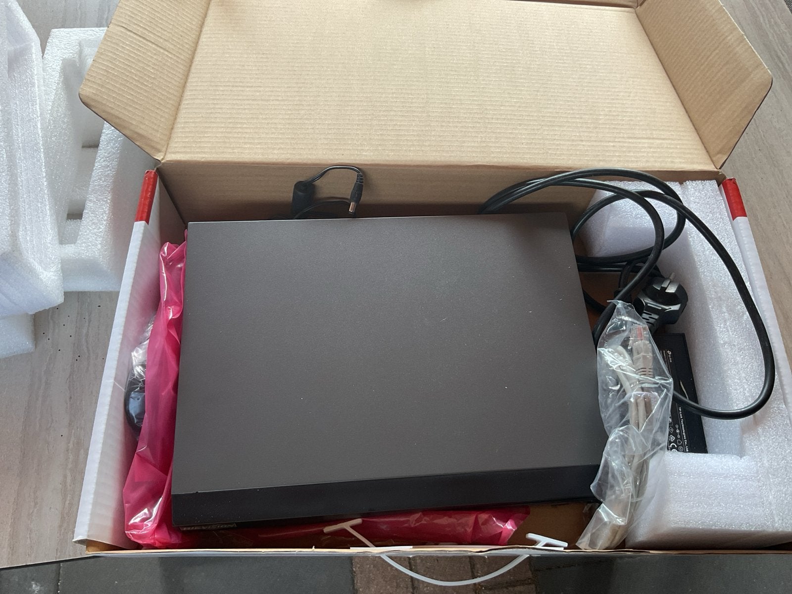 Hikvision DS-7600 Series NVR met harde schijf, Ophalen of Verzenden, Zo goed als nieuw