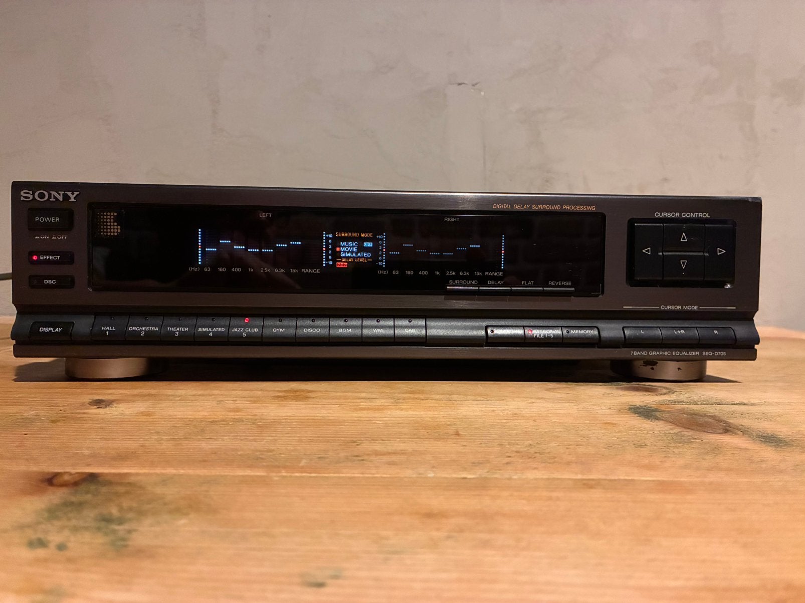 Sony SEQ-D705 equalizer, Ophalen of Verzenden, Gebruikt