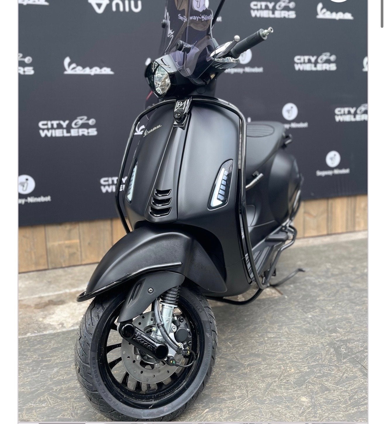Vespa Sprint 2021 - 45 km/u - Gele plaat, Fietsen en Brommers, Ophalen, Gebruikt, Maximaal 45 km/u, Overige modellen