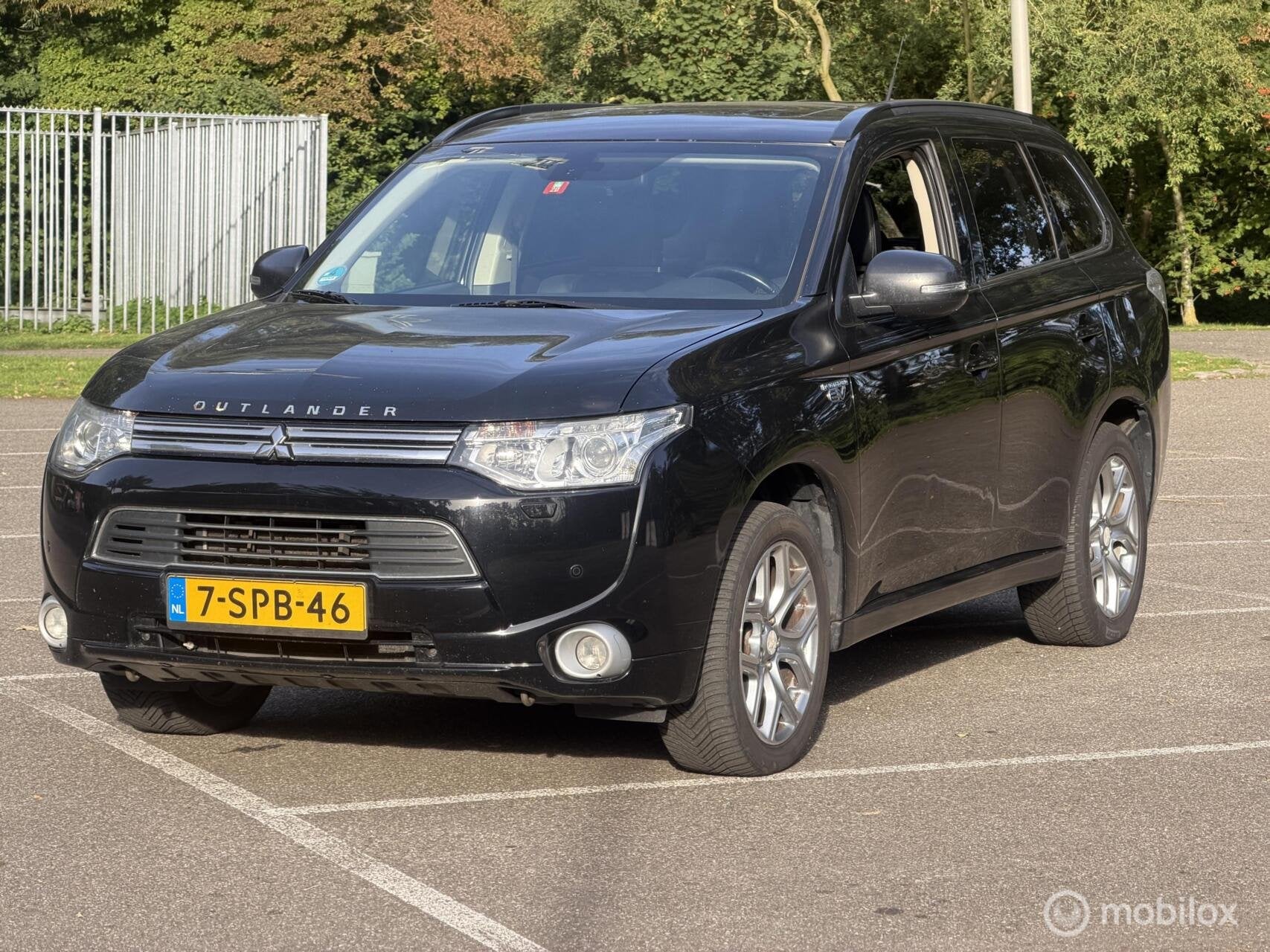 Mitsubishi Outlander 2.0 PHEV Instyle+, Auto's, 4 cilinders, Zwart, Bedrijf, Vierwielaandrijving