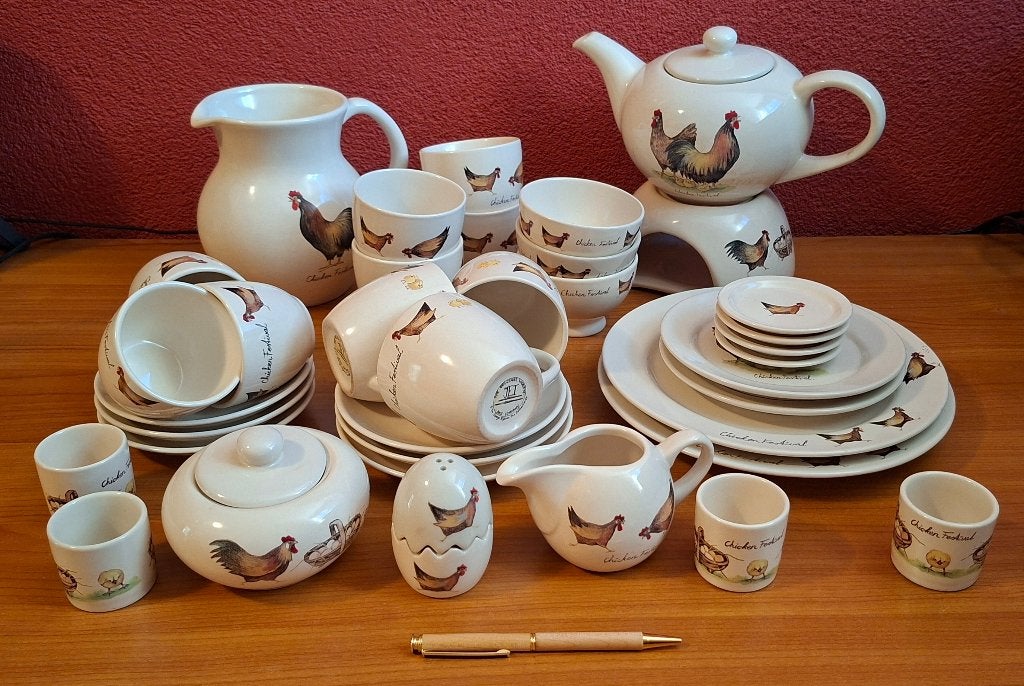 Servies 'Chicken Festival', Huis en Inrichting, Keuken | Servies, Landelijk/Boerenbont, Nieuw, Ophalen of Verzenden, Jet by Ter Steege