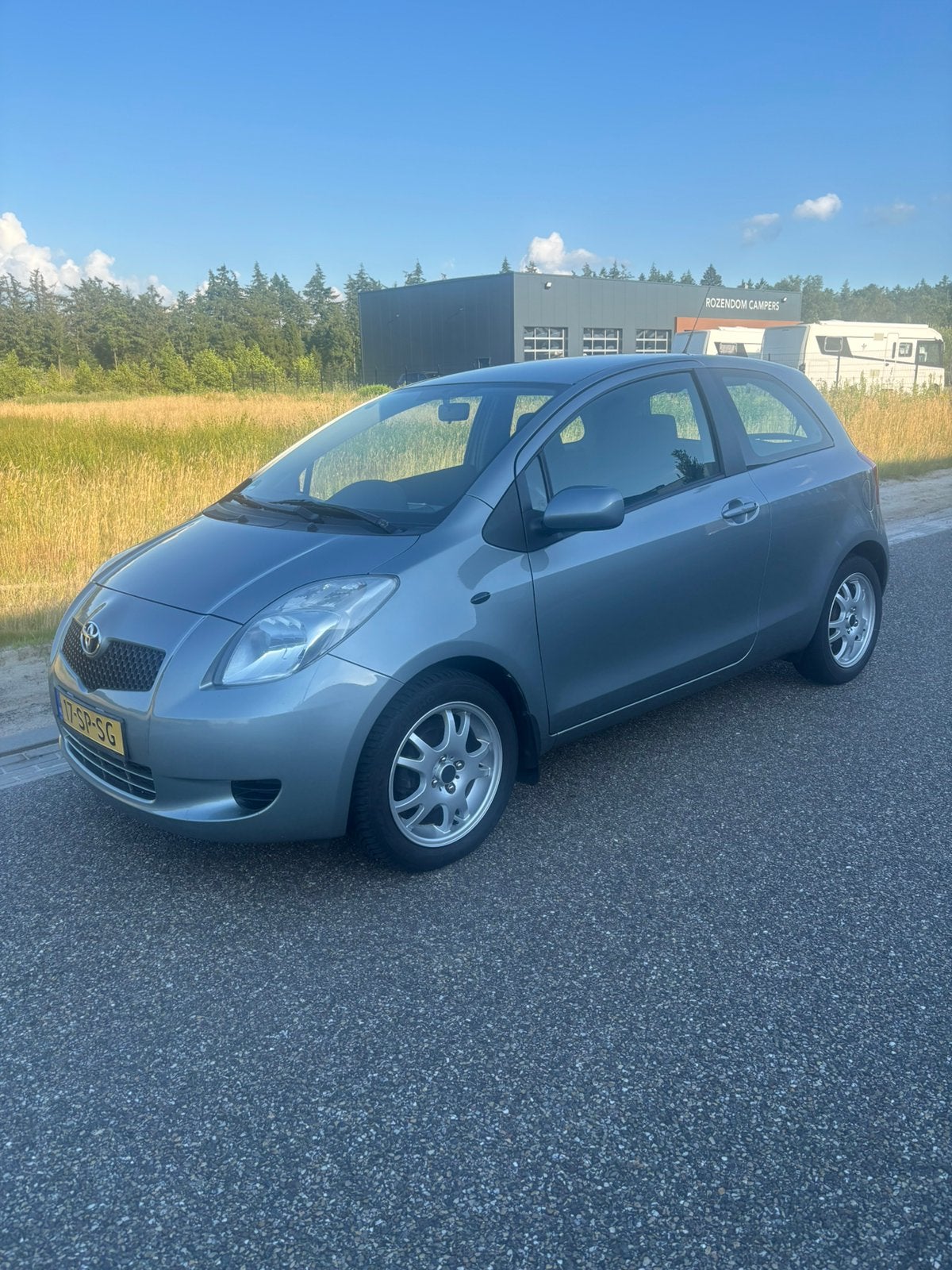 Toyota Yaris 1.3 16V Vvt-i 3DR 2006 Grijs, Voorwielaandrijving, 40 €/maand, 4 cilinders, 995 kg