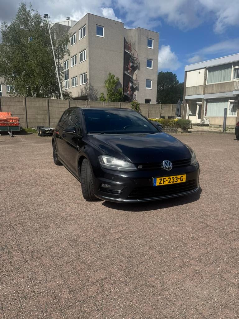 Volkswagen Golf 1.4 TSI 110KW 5D DSG 2015 Zwart Stage 1Chip, Auto's, Zwart, 4 cilinders, Zwart, Leder