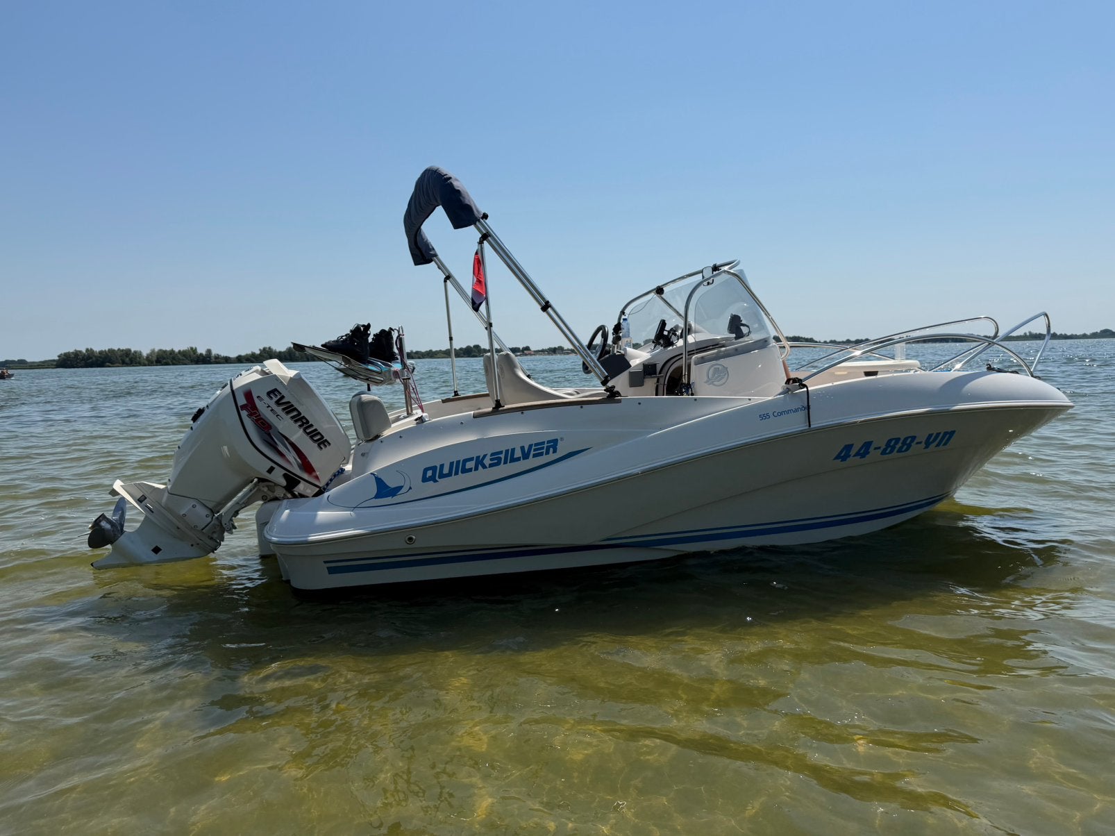 Quicksilver 555 commander 115 pk, Watersport en Boten, Vis- en Consoleboten, 5 m, Zo goed als nieuw, 2 m, 115 pk