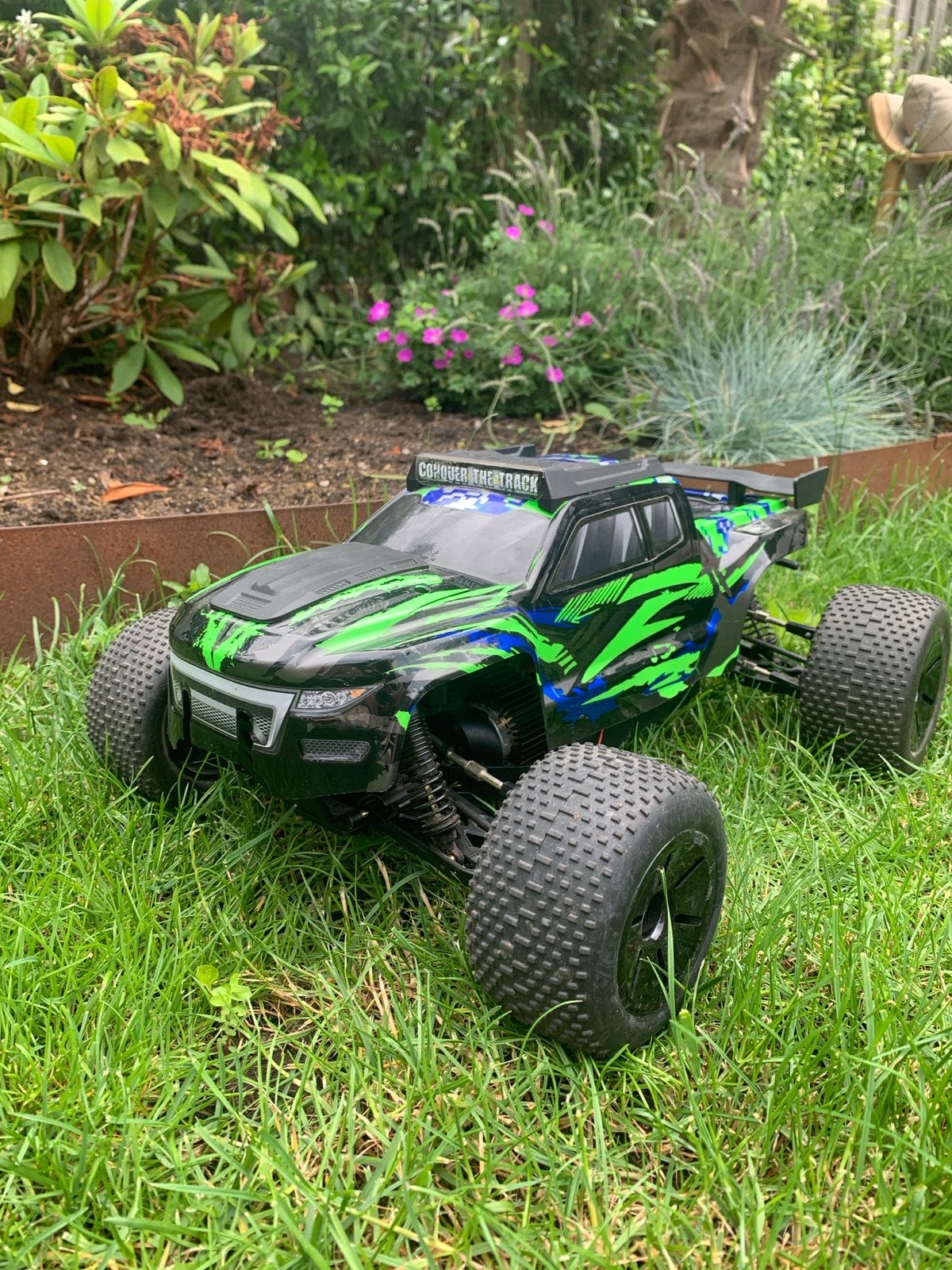 RC Auto Offroad met Afstandsbediening - Zo goed als nieuw, Elektro, Auto offroad, Ophalen of Verzenden, Zo goed als nieuw