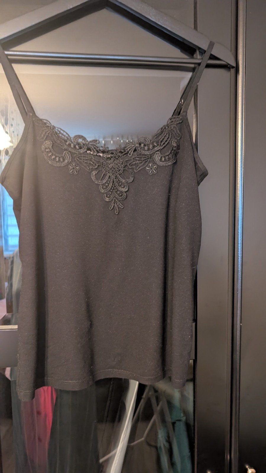 Zwart topje met kanten details - Maat L, Kleding | Dames, Tops, Zwart, Maat 42/44 (L), Ophalen of Verzenden, Onbekend