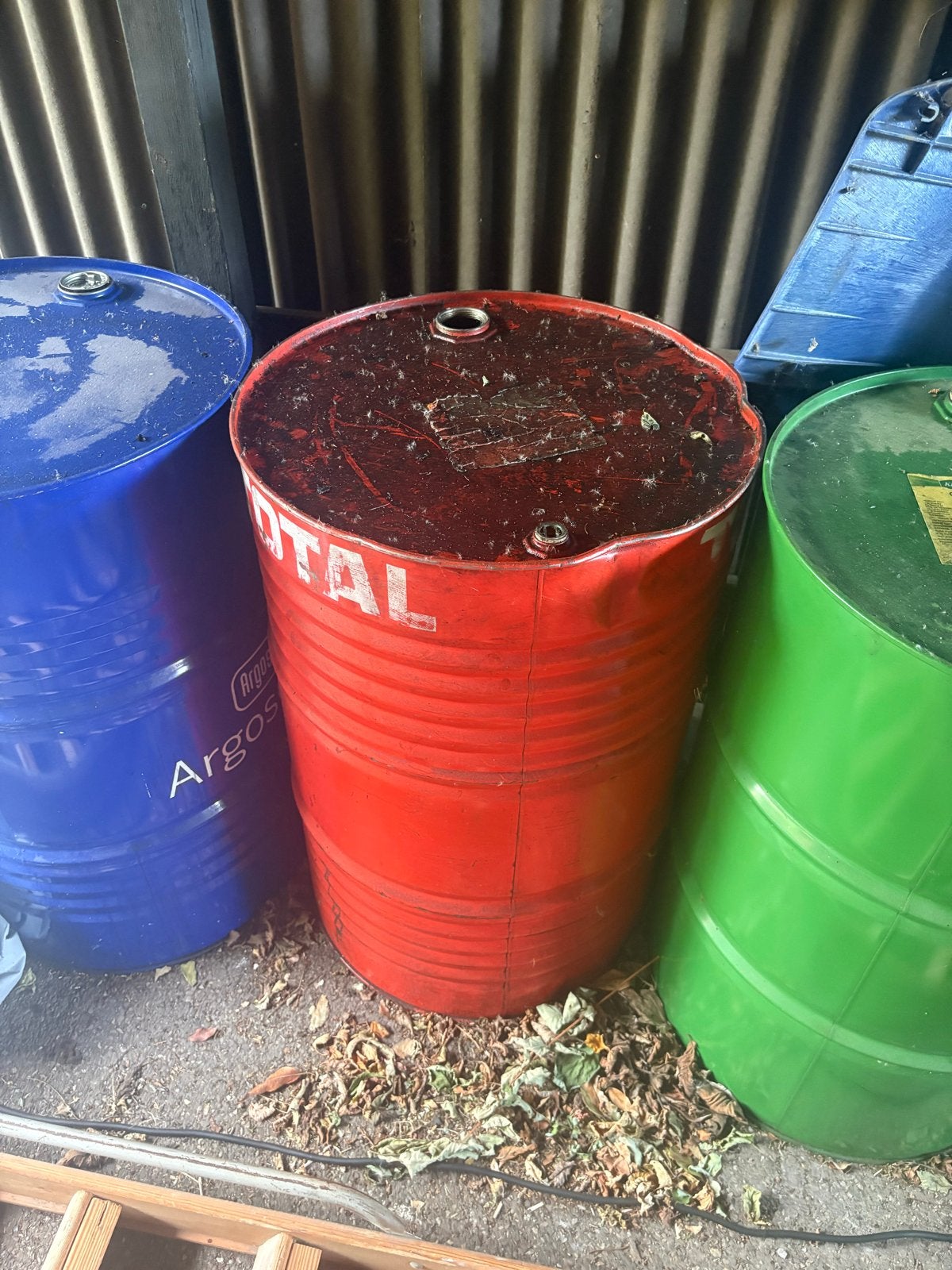 200 liter olievaten, Ophalen, Gebruikt, Overige typen, Minder dan 50 cm