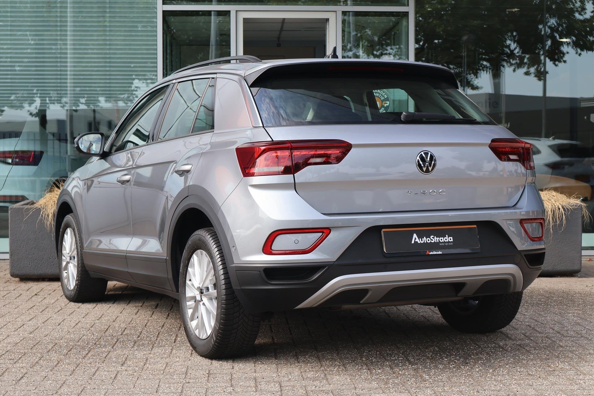 Volkswagen T-Roc 1.0 TSI Life 110pk I Trekhaak | ACC | Navi, Auto's, Volkswagen, Keurmerk '100% Onderhouden', Stof, Gebruikt, Met garantie (alle)