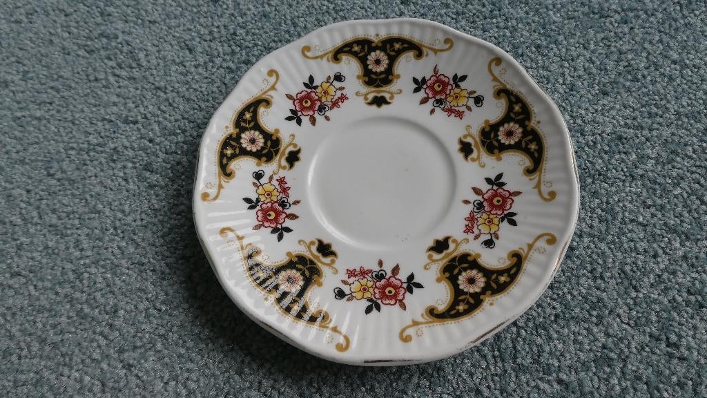 Koffieschotel Willy's pottery, Verzenden, Zo goed als nieuw, Porselein, Kop en/of schotel
