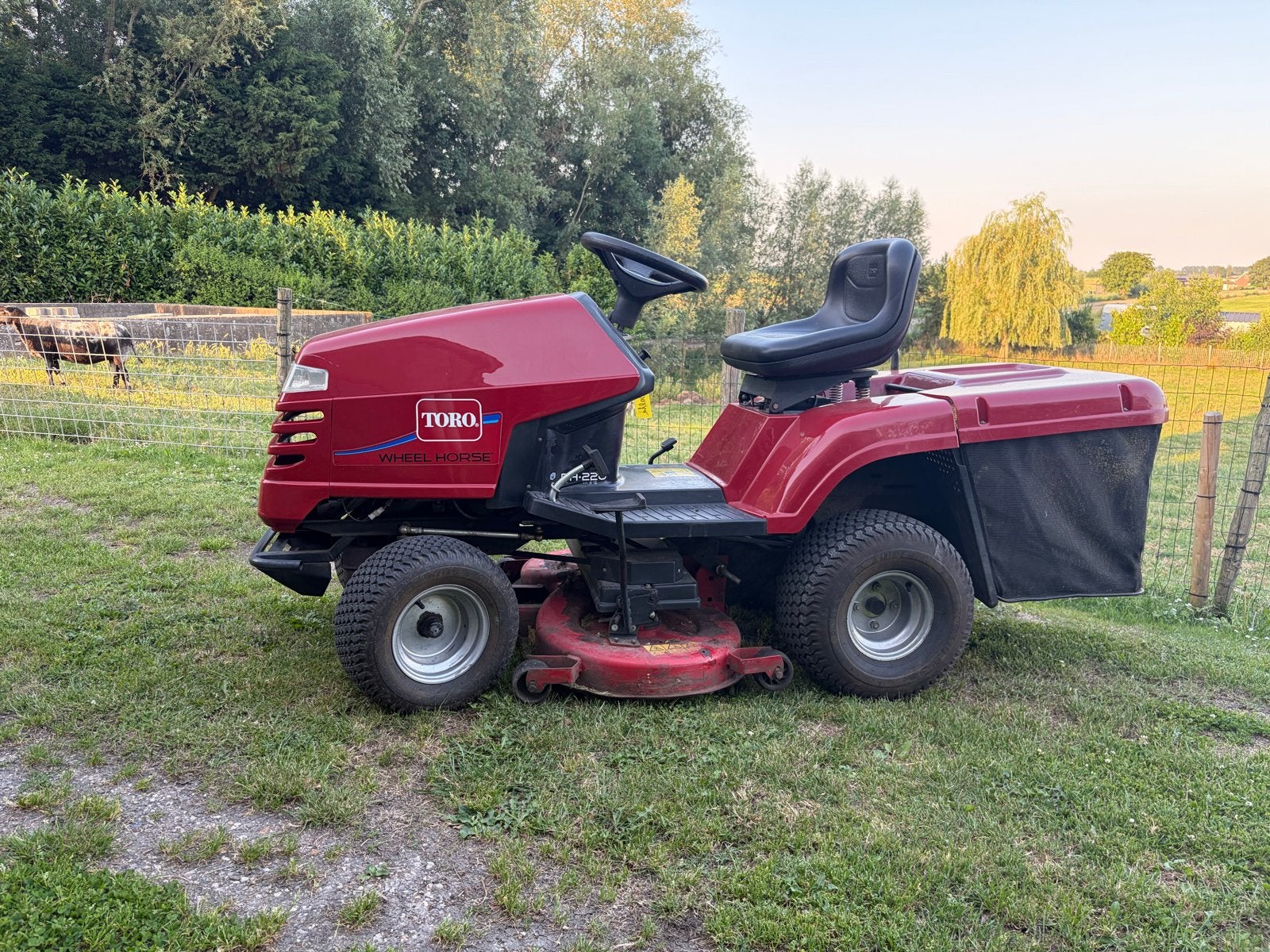 Toro Wheel Horse DH-220 Zitmaaier met Opvangbak, Tuin en Terras, Ophalen, Gebruikt, Opvangbak, 90 tot 120 cm