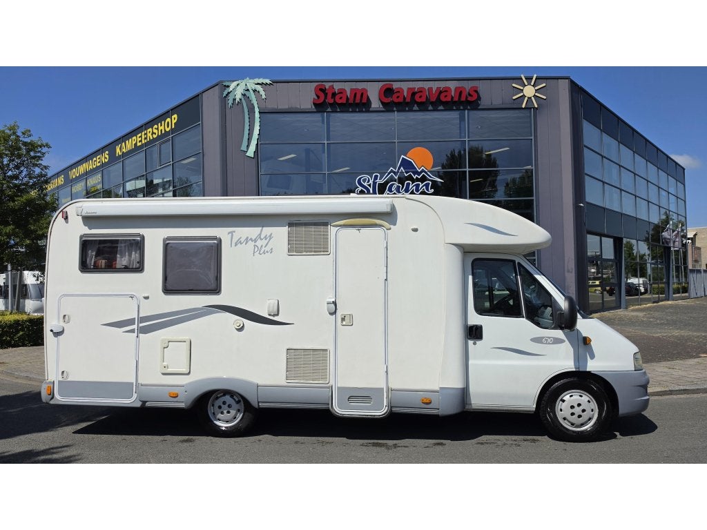 McLouis Tandy plus 670 airco solar, Caravans en Kamperen, Campers, Ringverwarming, Afzuigkap, Fiat, Hagelvast dak