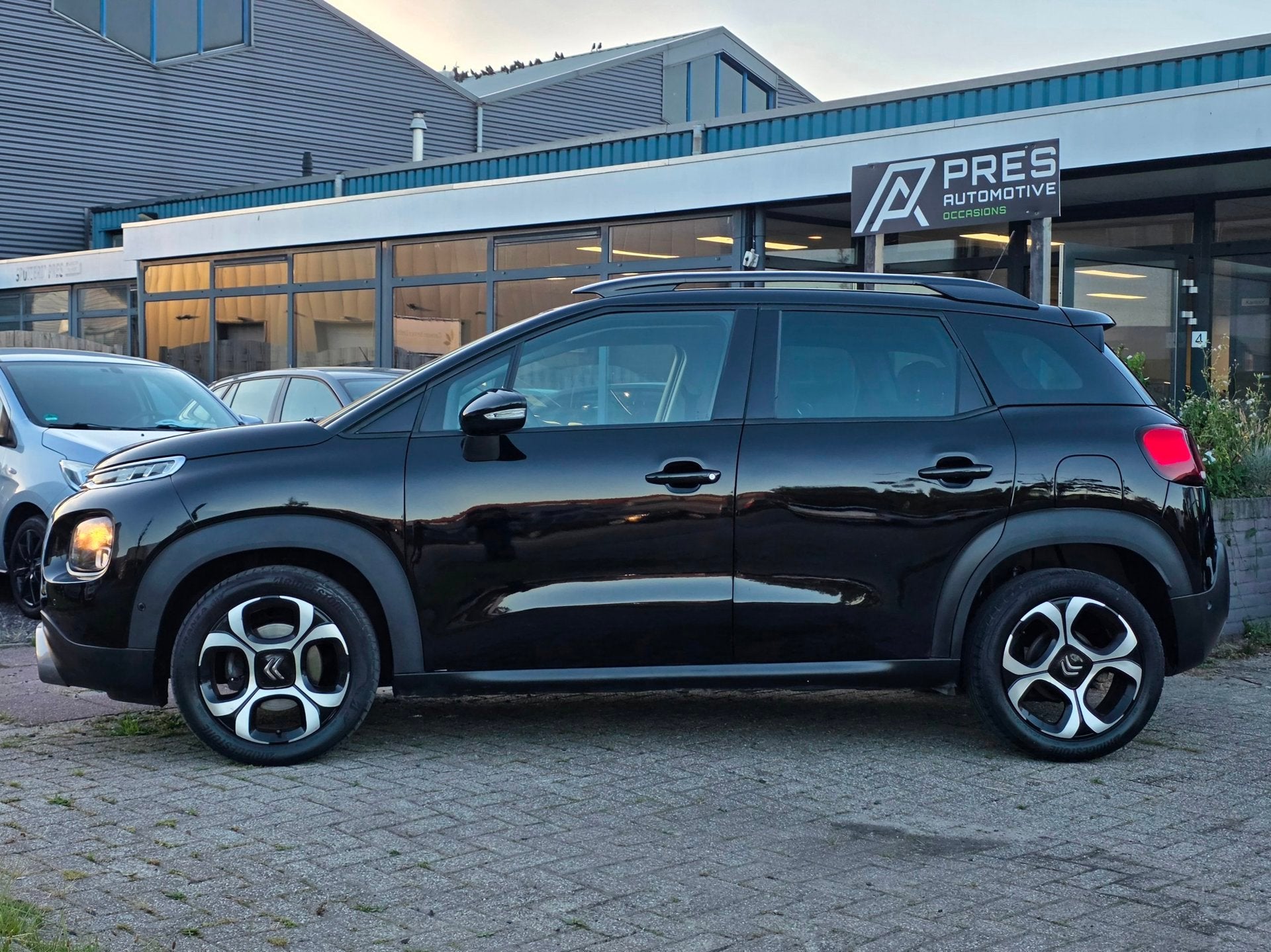 Citroen C3 Aircross 1.2 PureTech S&S Shine | HIFI SYSTEM, Auto's, Gebruikt, Euro 6, 1199 cc, Zwart