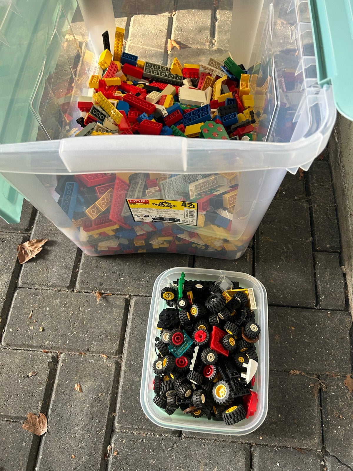 Grote doos met diverse LEGO bouwstenen en wielen, Ophalen, Gebruikt, Inclusief extra onderdelen, Lego