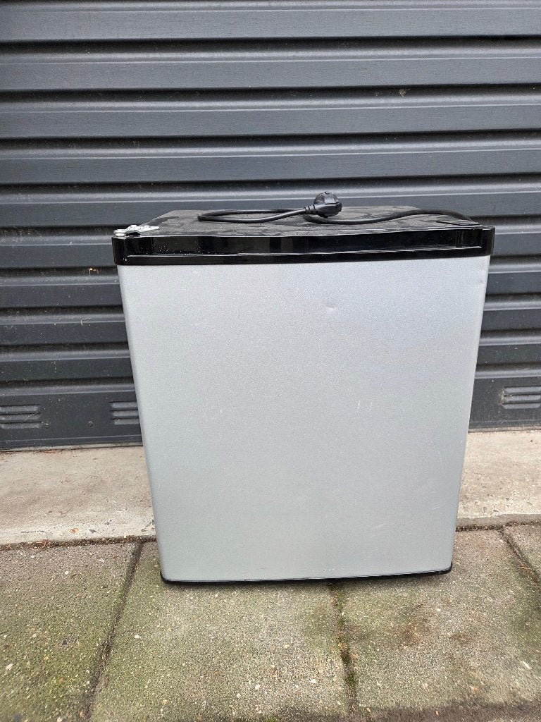 Camping koelkast (je), Ophalen, Minder dan 75 liter, Zonder vriesvak, Gebruikt