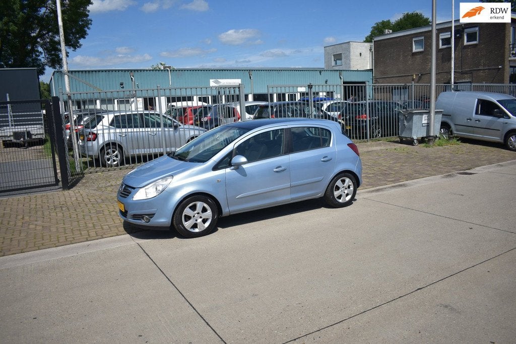 Opel Corsa 1.4-16V Enjoy, Voorwielaandrijving, 1063 kg, Gebruikt, 4 cilinders