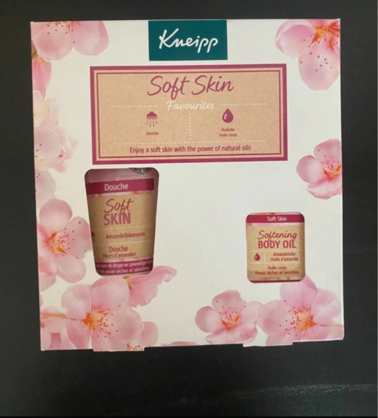 Kneipp Soft Skin Favourites Cadeauset Amandelbloesem, Ophalen of Verzenden, Nieuw, Bad & Douche