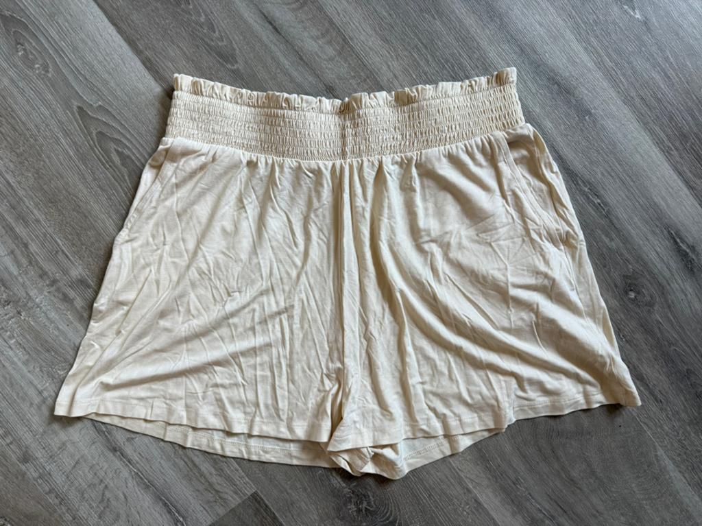 2 Even&Odd dames shorts creme en zwart L, Kleding | Dames, Broeken en Pantalons, Kort, Zwart, Maat 42/44 (L), Nieuw
